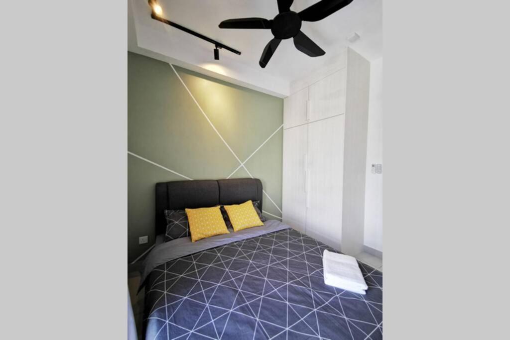 Astetica Pool & Lake View High Floor 100Mbps Wifi Netflix Seri Kembangan Εξωτερικό φωτογραφία