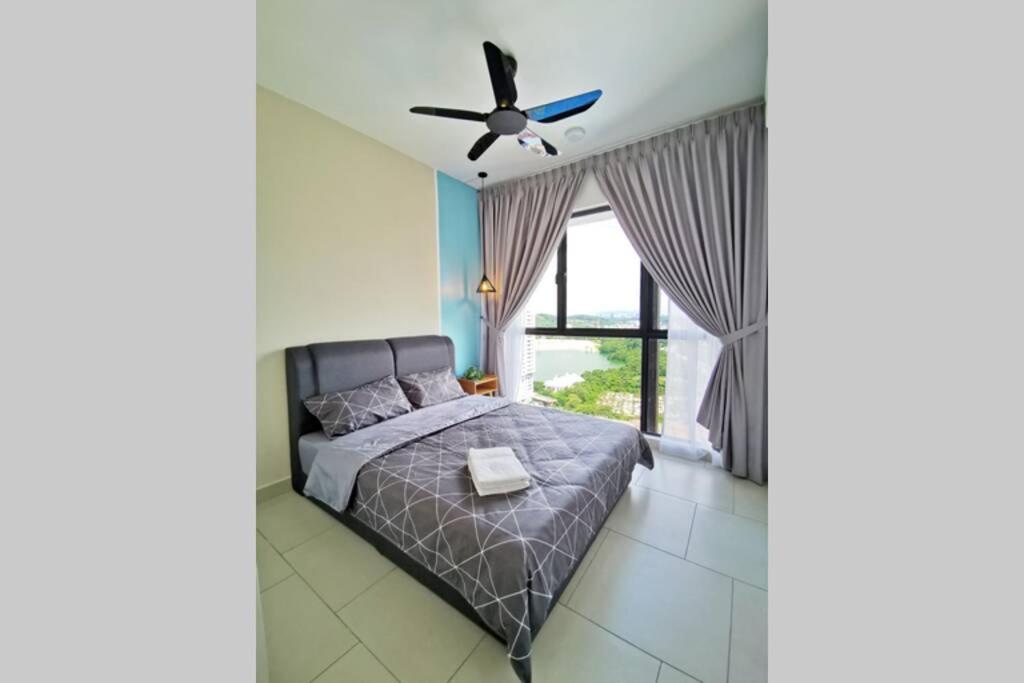 Astetica Pool & Lake View High Floor 100Mbps Wifi Netflix Seri Kembangan Εξωτερικό φωτογραφία