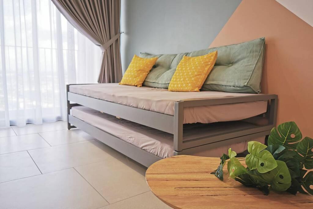 Astetica Pool & Lake View High Floor 100Mbps Wifi Netflix Seri Kembangan Εξωτερικό φωτογραφία