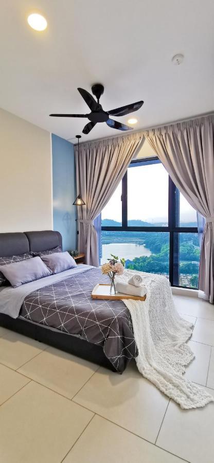 Astetica Pool & Lake View High Floor 100Mbps Wifi Netflix Seri Kembangan Εξωτερικό φωτογραφία